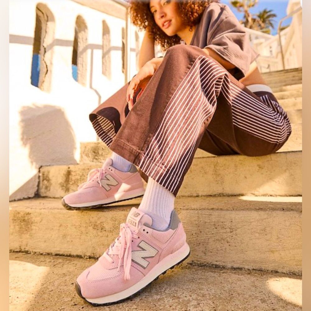 New Balance Women's Light Pink Sneakers 574’s Size 6